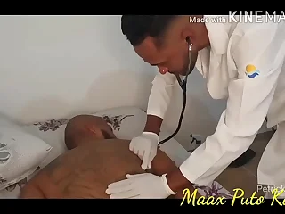 O m&eacute;dico e o paciente &period; Completo hardly any red